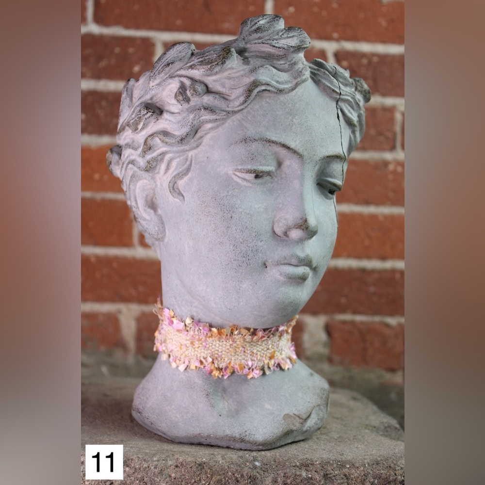 B. CHOKER Necklaces